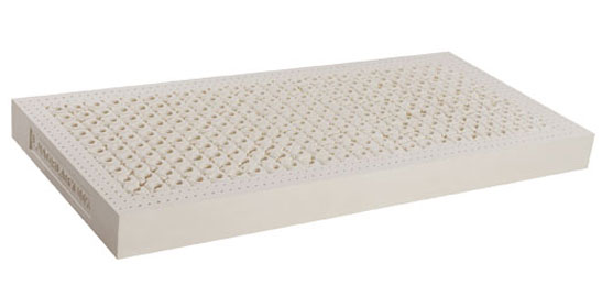 Die einzigartige Matratze AIR besteht aus 100 % Naturlatex. Die großen durchgehenden Luftschleusen sorgen für permanente Luftzirkulation. air